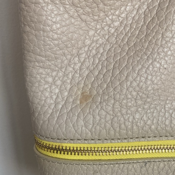 Kate Spade Grove Court Michelle pebbled leather tan yellow expanding tote bag - Picture 13 of 16